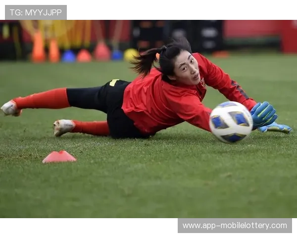 女足奥运首秀:历史性突破展现中国女足不屈拼搏精神 女足奥运首秀:历史性突破展现中国女足不屈拼搏精神